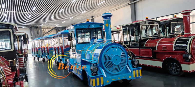 27座电动火车2_副本