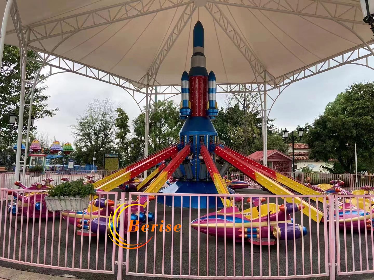 The Popularity of self-control plane in theme park