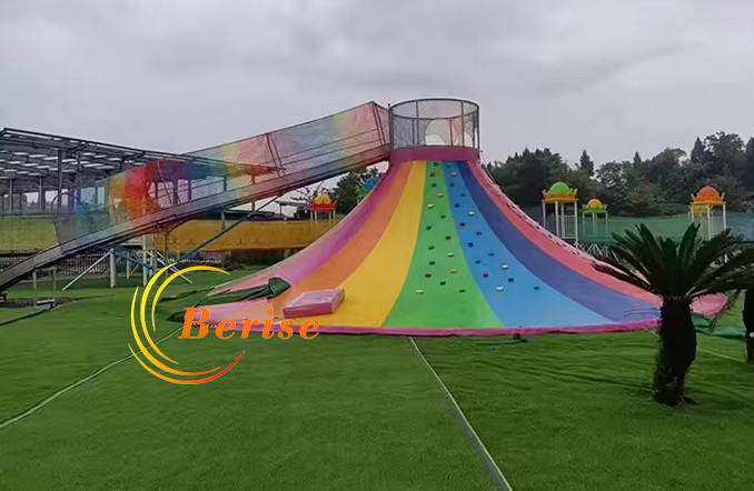 火山攀岩滑梯-2